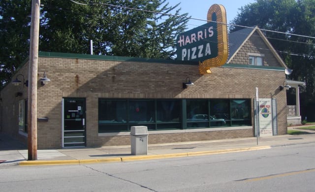 Harris Pizza • Rock Island