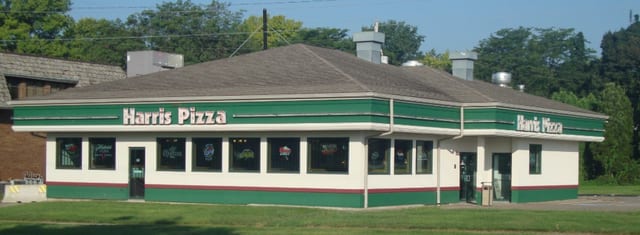 Harris Pizza • Bettendorf